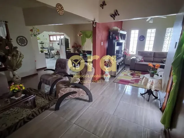 Casa com 504m² 3 quartos e 2 banheiros, à venda, no bairro Três Vendas em Pelotas