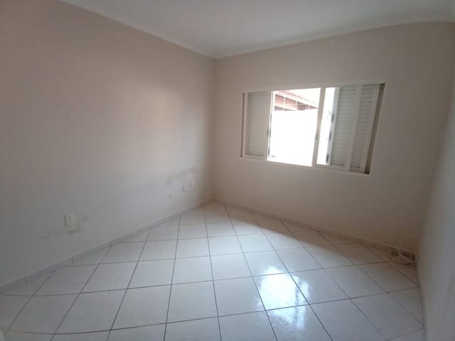 Casa com 250m² 2 quartos e 2 banheiros, para alugar, no bairro Recanto do Lago em São João da Boa Vista