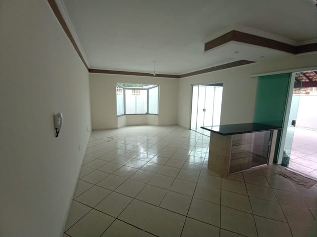 Casa com 250m² 2 quartos e 2 banheiros, para alugar, no bairro Recanto do Lago em São João da Boa Vista