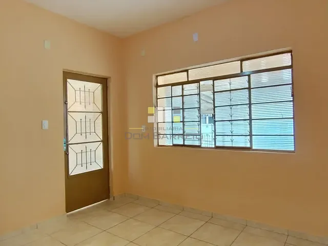 Casa 2 quartos e 1 banheiro, para alugar, no bairro Parque João de Vasconcelos em Sumaré