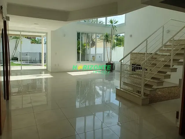 Casa com 480m² 4 quartos e 2 banheiros, à venda ou para alugar, no bairro Conjunto Residencial Esplanada do Sol em São José dos Campos