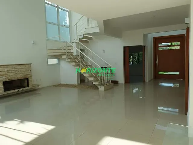 Casa com 480m² 4 quartos e 2 banheiros, à venda ou para alugar, no bairro Conjunto Residencial Esplanada do Sol em São José dos Campos
