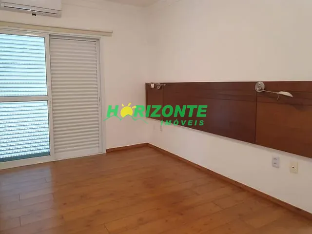Casa com 480m² 4 quartos e 2 banheiros, à venda, no bairro Conjunto Residencial Esplanada do Sol em São José dos Campos