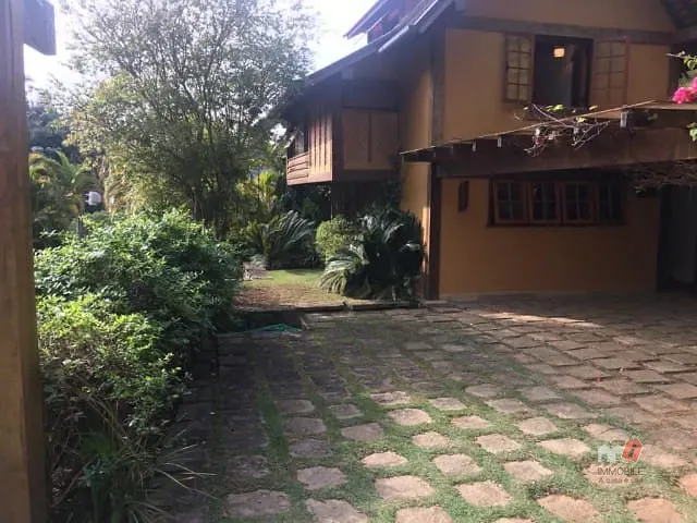 Casa à venda, no bairro Araras em Petrópolis