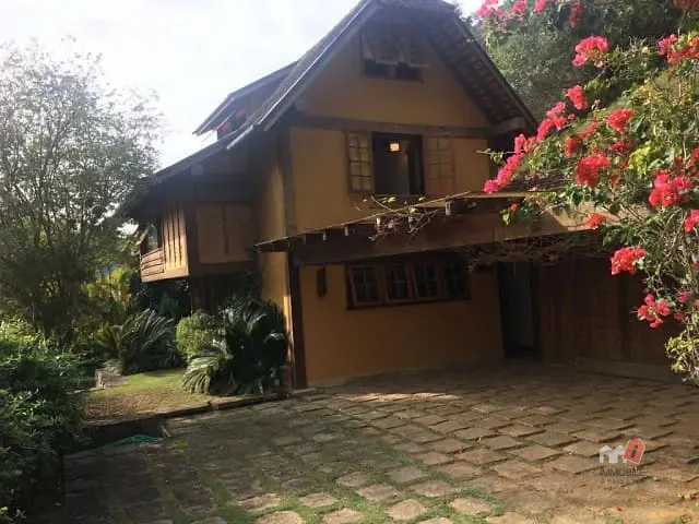 Casa à venda, no bairro Araras em Petrópolis