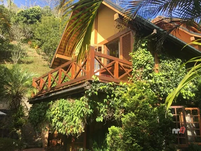 Casa à venda, no bairro Araras em Petrópolis
