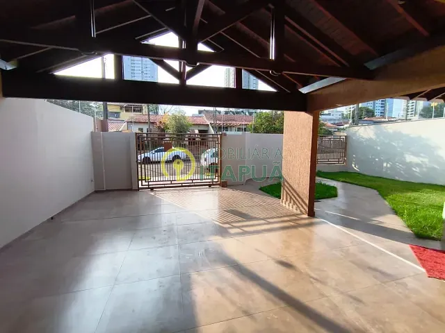 Casa 3 quartos e 4 banheiros, à venda, no bairro Igapó em Londrina