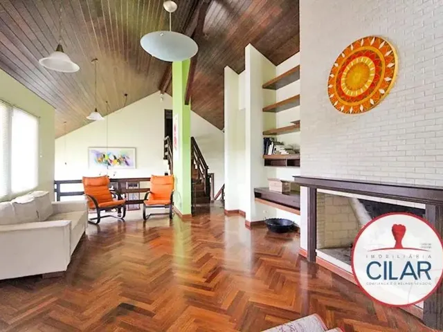 Casa 3 quartos e 4 banheiros, para alugar, no bairro Vista Alegre em Curitiba