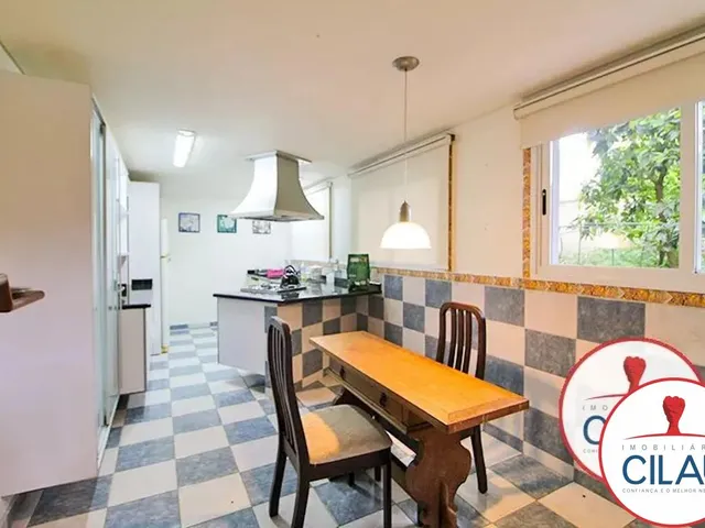 Casa 3 quartos e 4 banheiros, para alugar, no bairro Vista Alegre em Curitiba