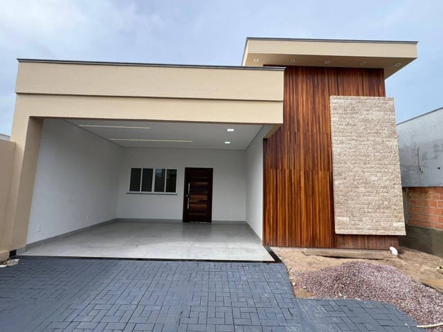 Casa com 300m² 3 quartos e 2 banheiros, à venda, no bairro Jardim Itália III em Sinop
