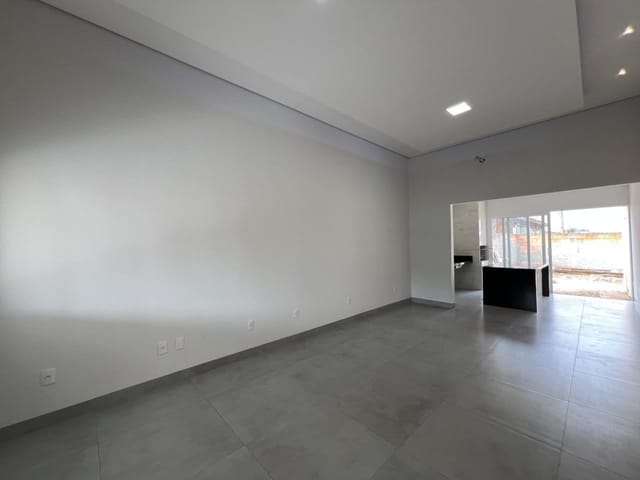 Casa com 300m² 3 quartos e 2 banheiros, à venda, no bairro Jardim Itália III em Sinop