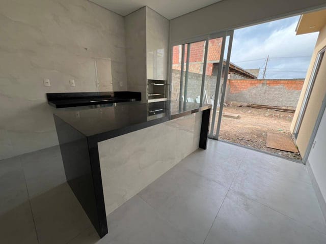 Casa com 300m² 3 quartos e 2 banheiros, à venda, no bairro Jardim Itália III em Sinop