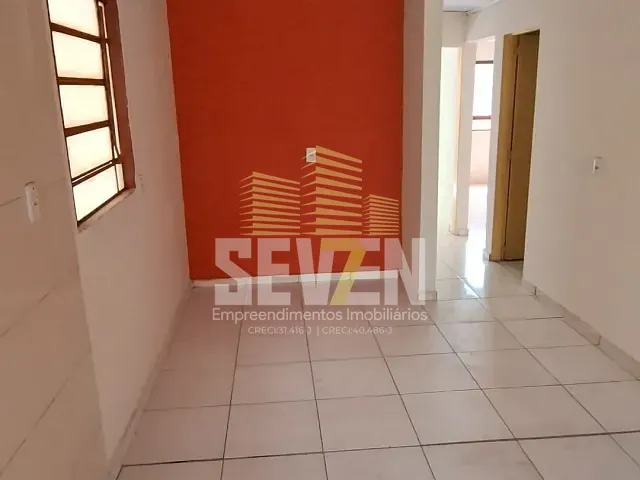Casa com 225m² 3 quartos e 2 banheiros, à venda, no bairro Núcleo Habitacional Vereador Edson Francisco da Silva em Bauru