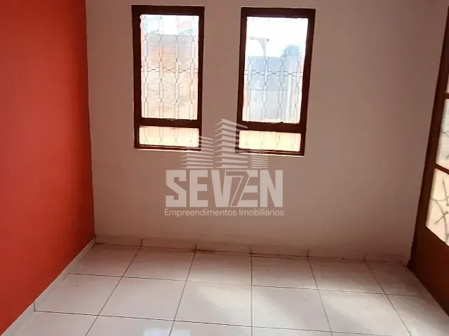 Casa com 225m² 3 quartos e 2 banheiros, à venda, no bairro Núcleo Habitacional Vereador Edson Francisco da Silva em Bauru