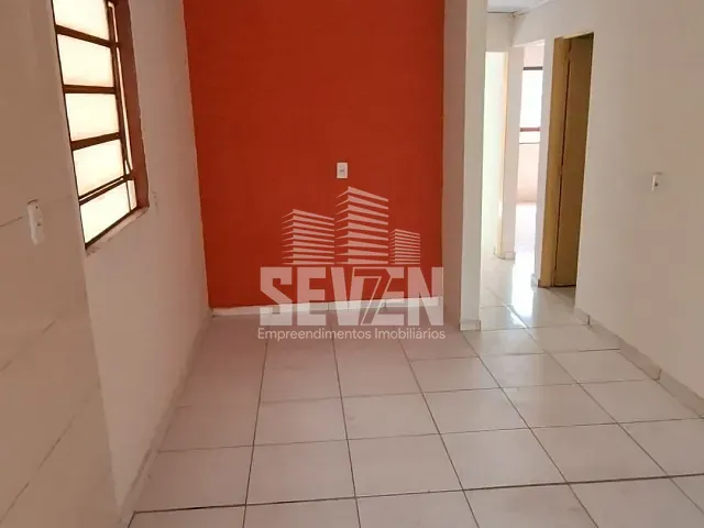 Casa com 225m² 3 quartos e 2 banheiros, à venda, no bairro Núcleo Habitacional Vereador Edson Francisco da Silva em Bauru