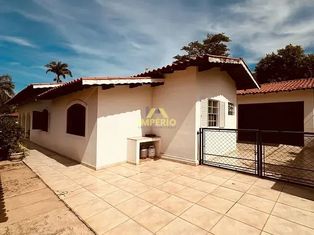 Casa com 2380m² 4 quartos e 5 banheiros, à venda, no bairro Condomínio Fechado Piccolo Paese em Salto