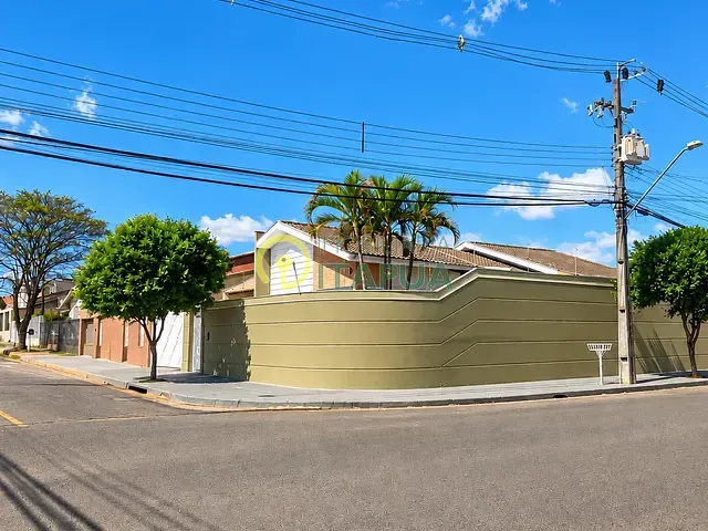 Casa 3 quartos e 4 banheiros, à venda, no bairro Antares em Londrina