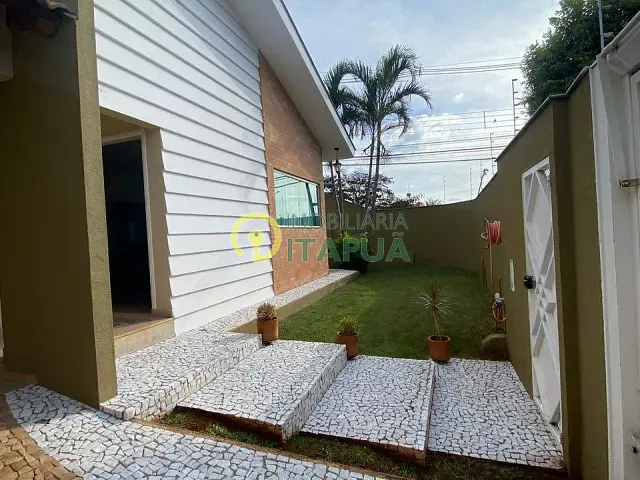 Casa 3 quartos e 4 banheiros, à venda, no bairro Antares em Londrina