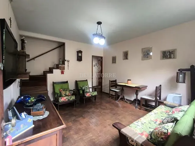 Casa com 236m² 3 quartos e 2 banheiros, à venda, no bairro Vale do Paraíso em Teresópolis