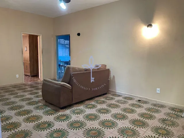 Casa 2 quartos e 2 banheiros, para alugar, no bairro Centro em Mangaratiba
