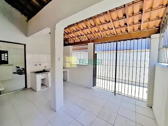 Casa com 298m² 3 quartos e 2 banheiros, à venda, no bairro Jardim Paraíba em Jacareí
