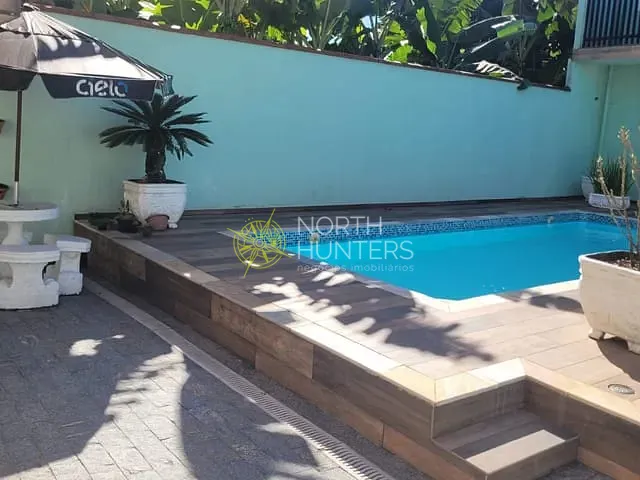Casa com 283m² 6 quartos e 4 banheiros, à venda, no bairro Vila Nova em Joinville