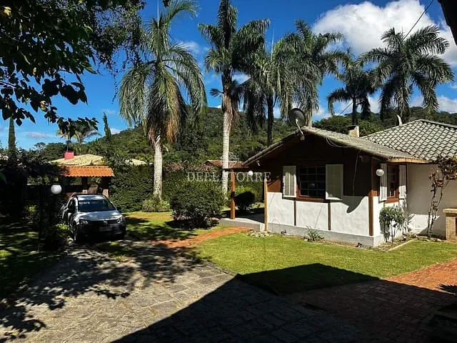 Casa 2 quartos e 2 banheiros, à venda, no bairro Albuquerque em Teresópolis