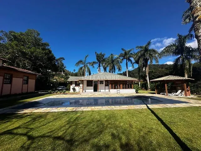 Casa 2 quartos e 2 banheiros, à venda, no bairro Albuquerque em Teresópolis