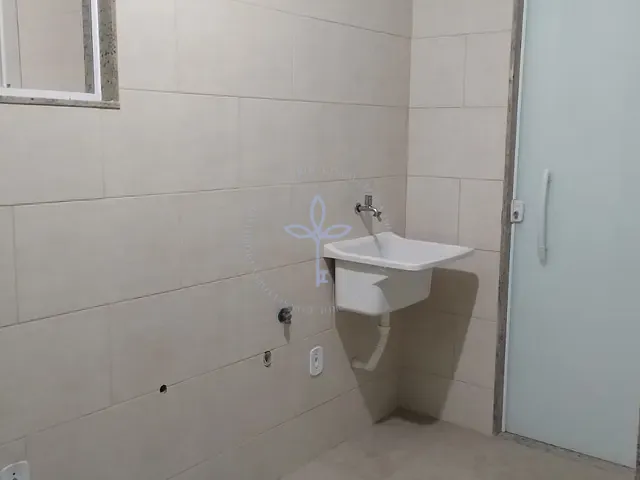 Casa 2 quartos e 1 banheiro, para alugar, no bairro Padre Miguel em Rio de Janeiro