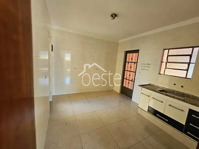 Casa com 264m² 3 quartos e 2 banheiros, à venda, no bairro Jardim Batagin em Santa Bárbara D'Oeste