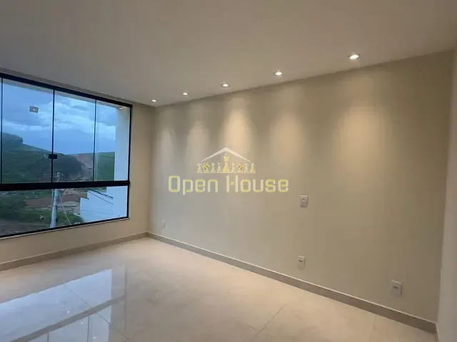 Casa com 170m² 3 quartos e 3 banheiros, à venda, no bairro Jardim Belvedere em Volta Redonda