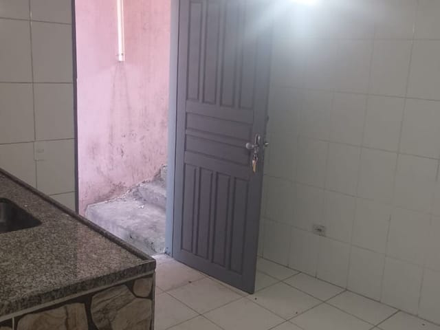 Casa com 22m² 1 quarto e 1 banheiro, para alugar, no bairro Parque Santo Amaro em São Paulo