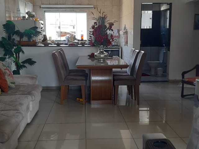 Casa com 205m² 4 quartos e 2 banheiros, à venda, no bairro Residencial Mombaça em Pindamonhangaba