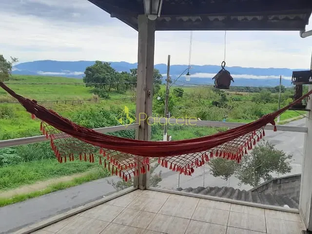 Casa com 205m² 4 quartos e 2 banheiros, à venda, no bairro Residencial Mombaça em Pindamonhangaba