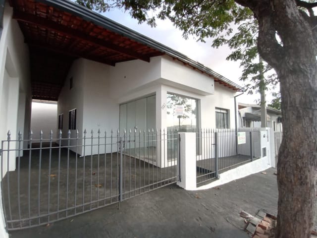 Casa com 125m² 2 quartos e 1 banheiro, à venda, no bairro Vila Santo Antonio em São João da Boa Vista