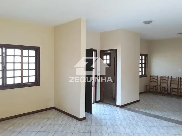 Casa com 375m² 4 quartos e 1 banheiro, à venda, no bairro City Bussocaba em Osasco