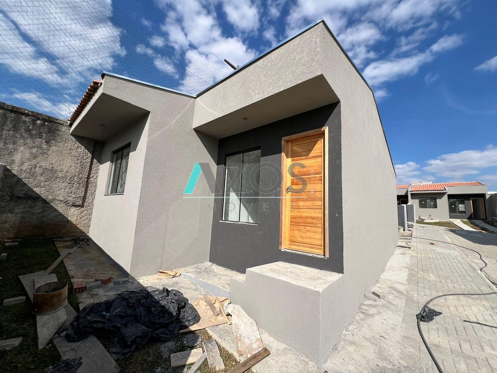 Casa à venda com 3 quartos, 60m² - Foto 1