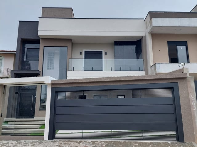 Casa 4 quartos e 3 banheiros, à venda, no bairro Orfãs em Ponta Grossa