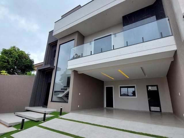 Casa 4 quartos e 3 banheiros, à venda, no bairro Orfãs em Ponta Grossa