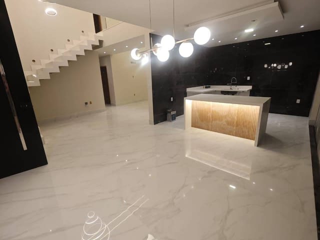 Casa com 288m² 4 quartos e 5 banheiros, à venda, no bairro Centro em Campos dos Goytacazes
