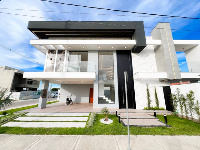 Casa com 288m² 4 quartos e 5 banheiros, à venda, no bairro Centro em Campos dos Goytacazes
