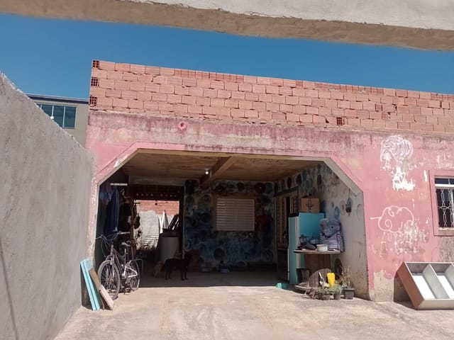 Casa com 200m² 1 quarto e 1 banheiro, à venda, no bairro Santa Clara em Campinas