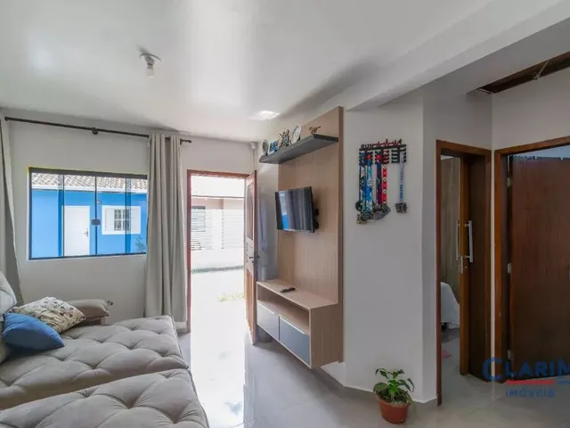 Casa 2 quartos e 2 banheiros, à venda, no bairro VILA RIVABEM em Campo Largo