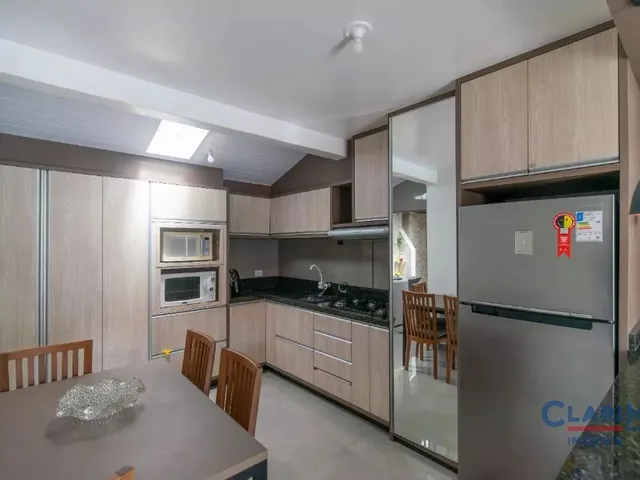 Casa 2 quartos e 2 banheiros, à venda, no bairro VILA RIVABEM em Campo Largo