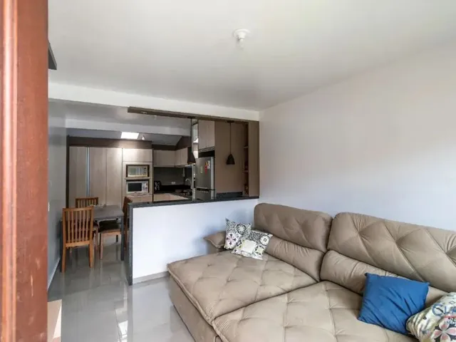 Casa 2 quartos e 2 banheiros, à venda, no bairro VILA RIVABEM em Campo Largo