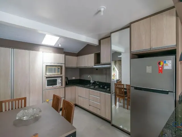 Casa 2 quartos e 2 banheiros, à venda, no bairro VILA RIVABEM em Campo Largo