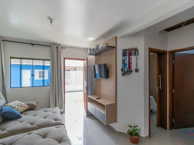 Casa 2 quartos e 2 banheiros, à venda, no bairro VILA RIVABEM em Campo Largo