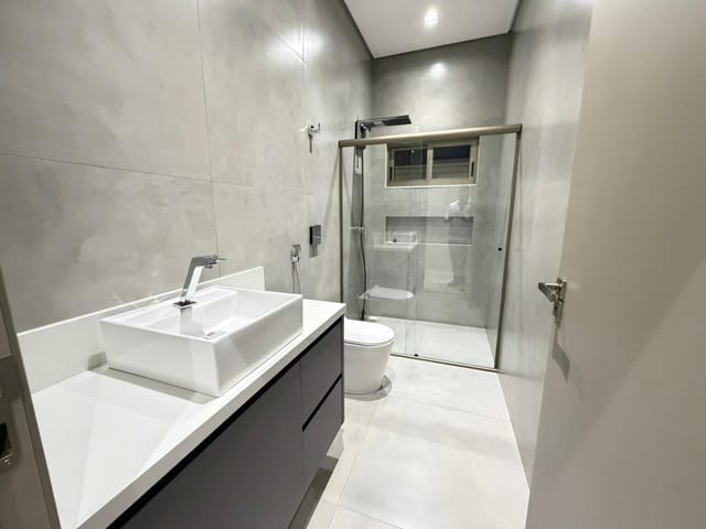 Casa com 360m² 3 quartos e 1 banheiro, à venda, no bairro Condomínio Aquarela dos Poemas em Sinop