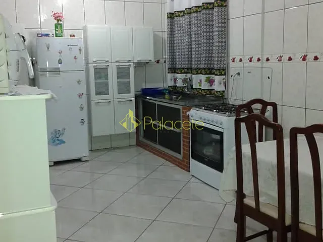 Casa 3 quartos e 1 banheiro, à venda, no bairro Vila Rica em Pindamonhangaba