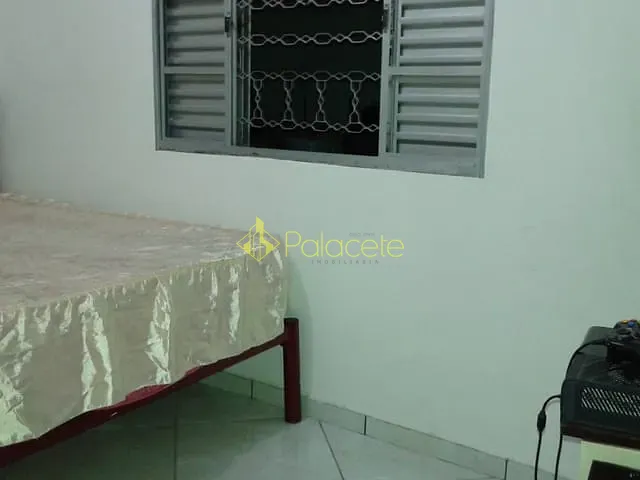 Casa 3 quartos e 1 banheiro, à venda, no bairro Vila Rica em Pindamonhangaba